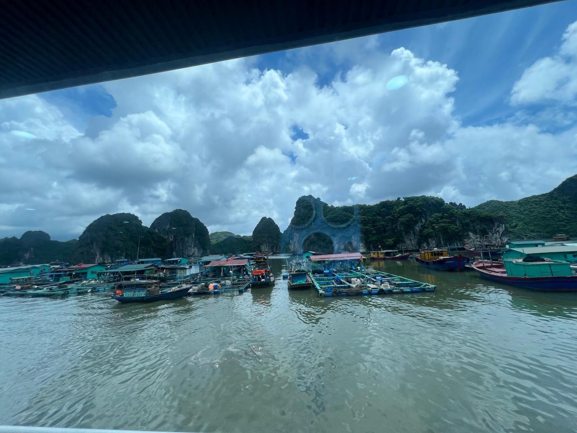 Mb Central Hotel Cat Ba Island Buitenkant foto