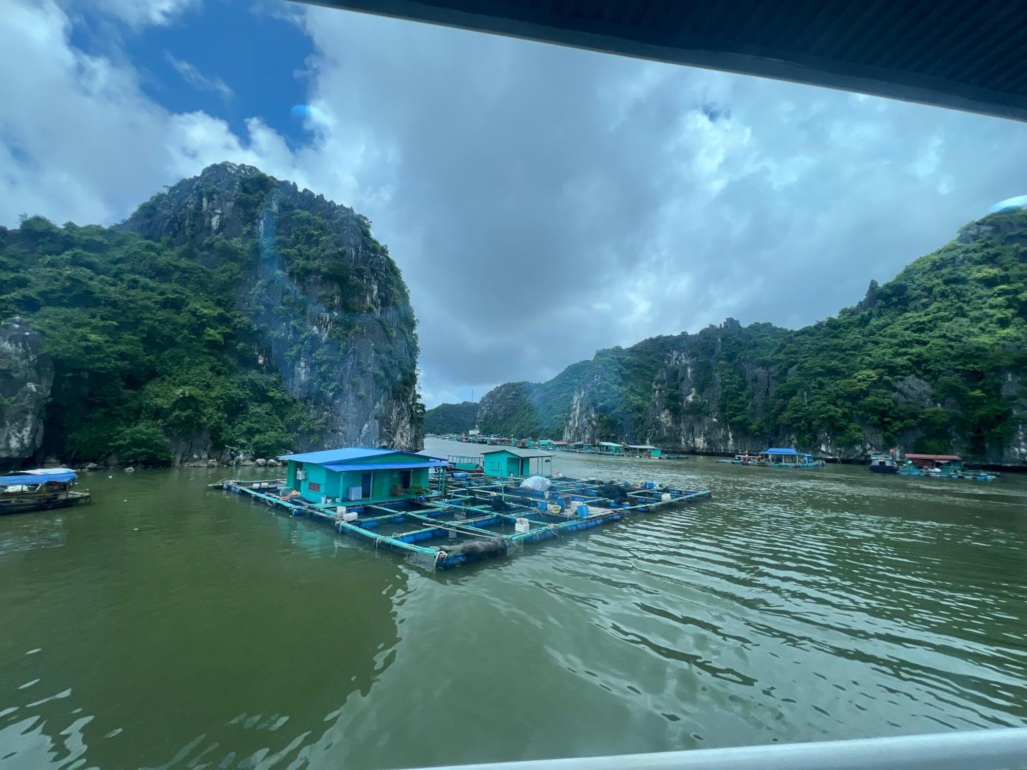Mb Central Hotel Cat Ba Island Buitenkant foto