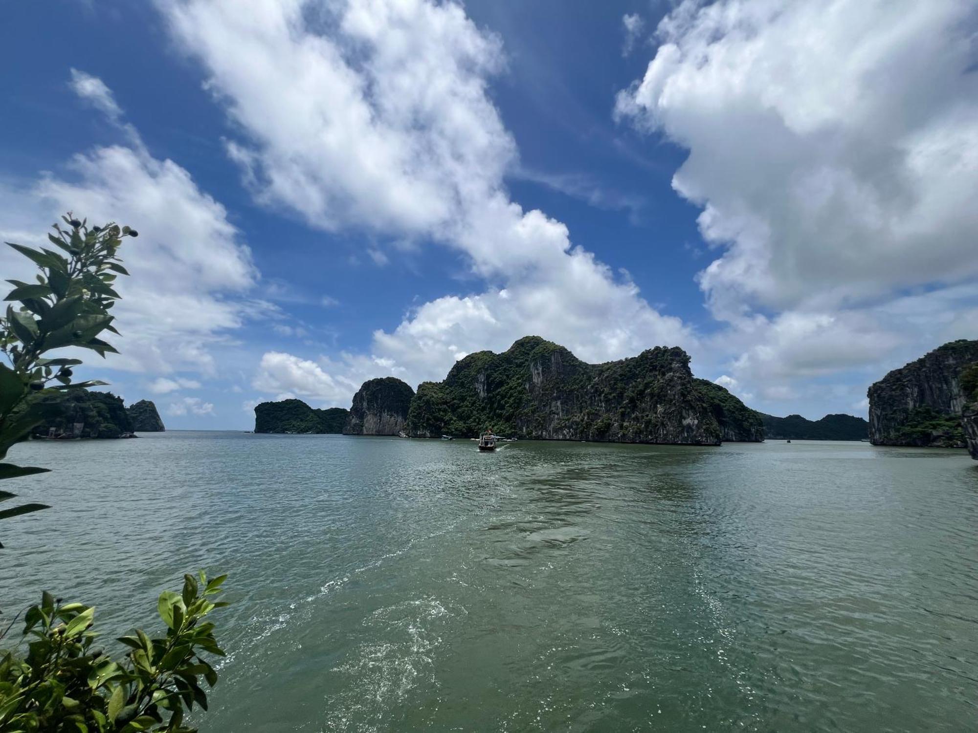 Mb Central Hotel Cat Ba Island Buitenkant foto