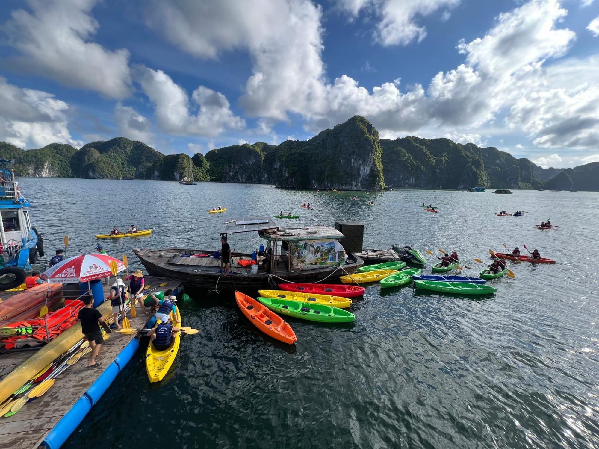 Mb Central Hotel Cat Ba Island Buitenkant foto