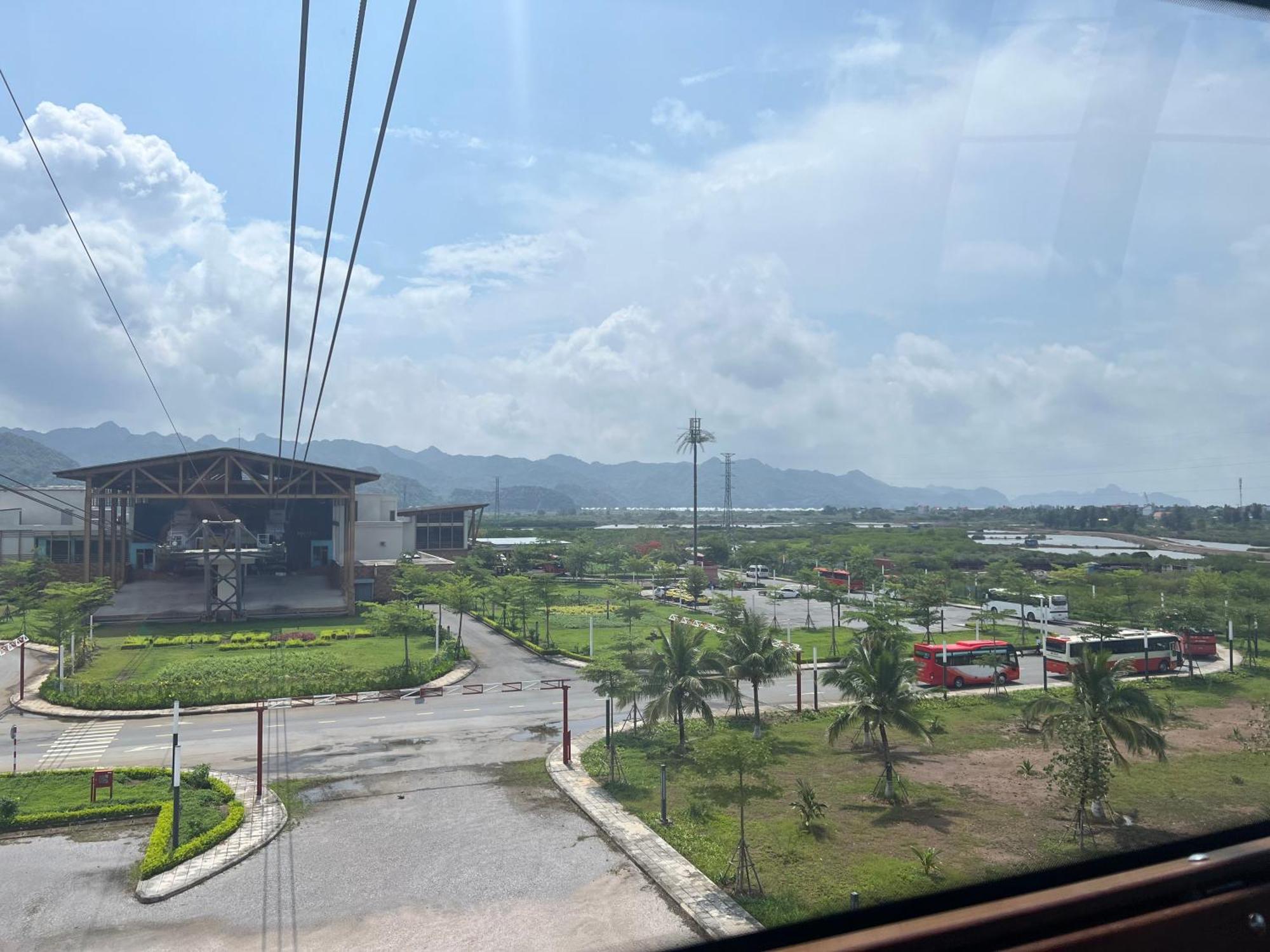 Mb Central Hotel Cat Ba Island Buitenkant foto