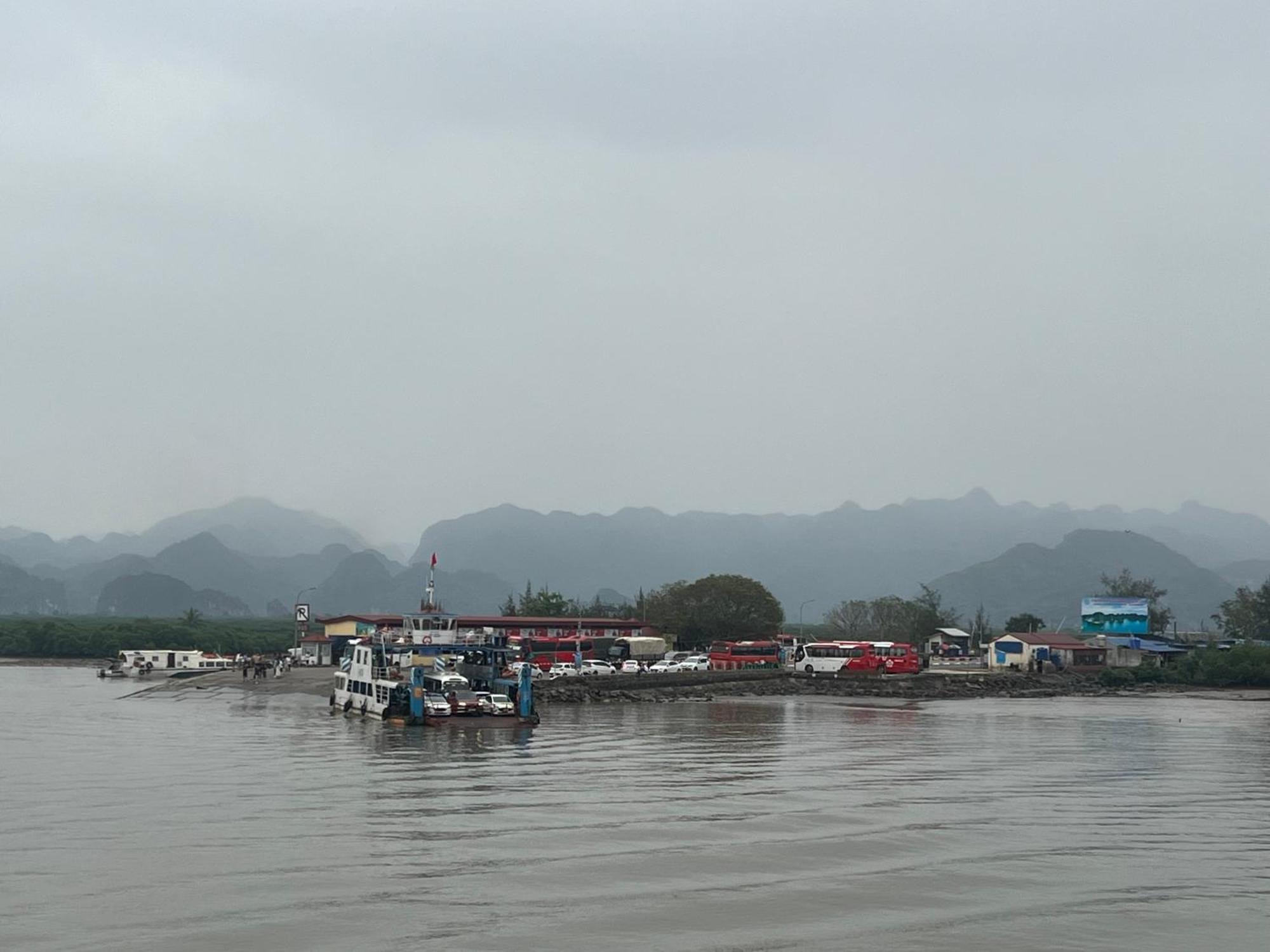 Mb Central Hotel Cat Ba Island Buitenkant foto
