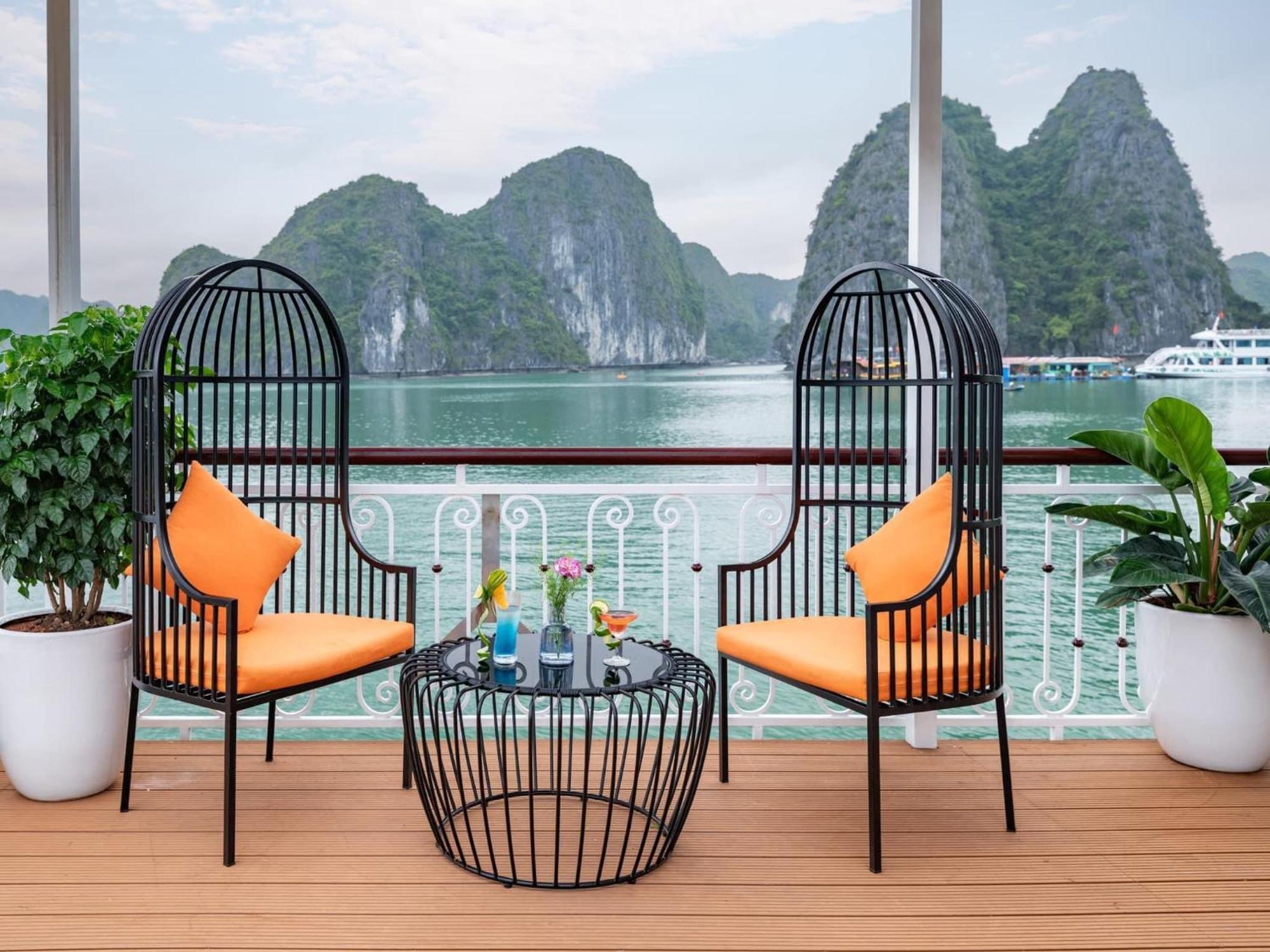 Mb Central Hotel Cat Ba Island Buitenkant foto